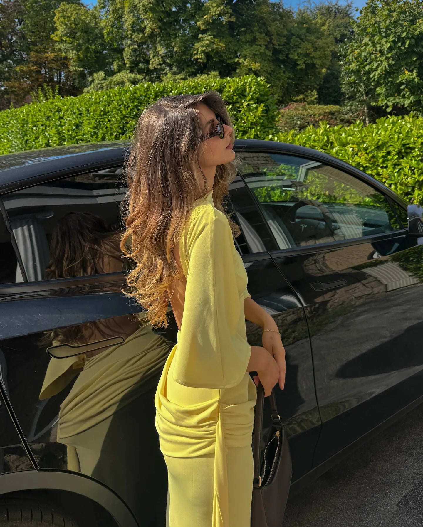 Robe Longue Jaune Élégante Dos Nu – Coupe Froncée et Féminine pour Soirées & Événements