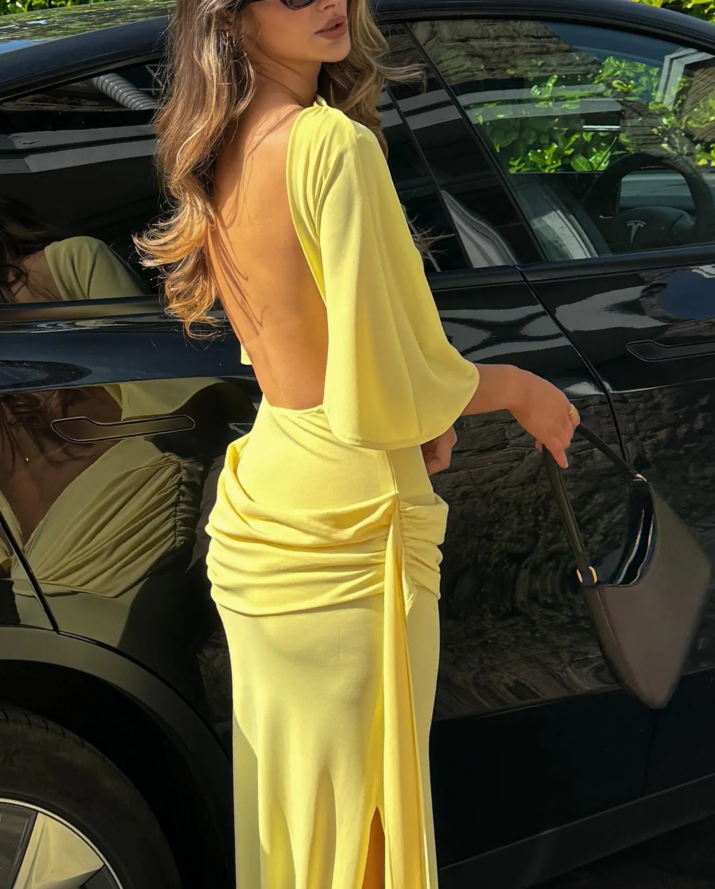 Robe Longue Jaune Élégante Dos Nu – Coupe Froncée et Féminine pour Soirées & Événements