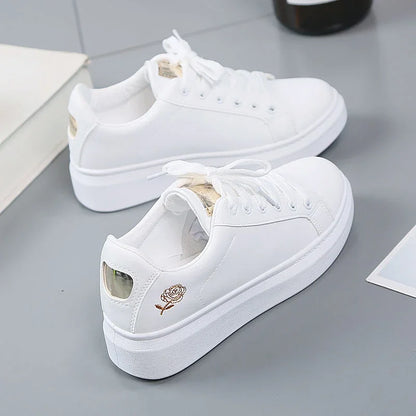 Baskets Femme Blanches en Similicuir – Sneakers Respirantes à Broderies Florales