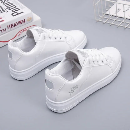 Baskets Femme Blanches en Similicuir – Sneakers Respirantes à Broderies Florales