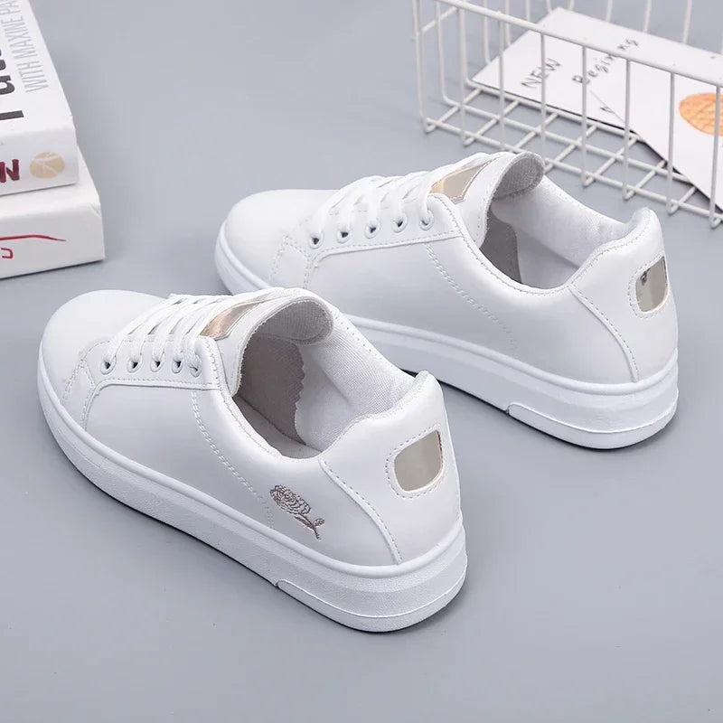 Baskets Femme Blanches en Similicuir – Sneakers Respirantes à Broderies Florales