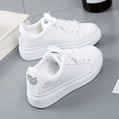 Baskets Femme Blanches en Similicuir – Sneakers Respirantes à Broderies Florales